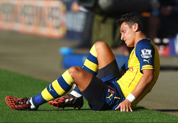 Arsenal star Ozil out for three months with knee injury