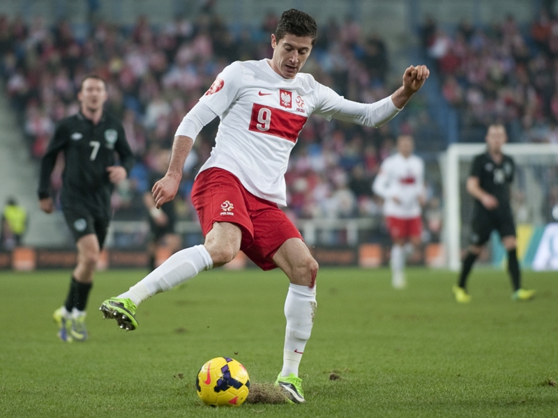 Neuer wary of Bayern team-mate Lewandowski