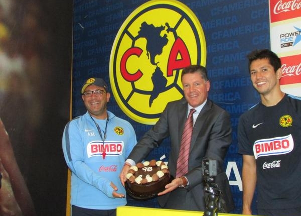 Las Águilas partieron un pastel en sus instalaciones de Coapa