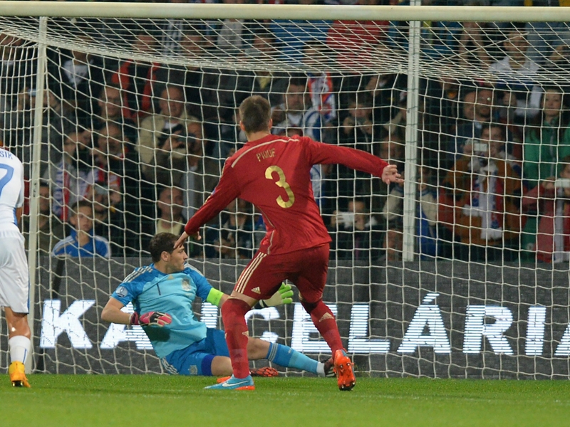 'The ball moved strangely' - Del Bosque defends Iker
