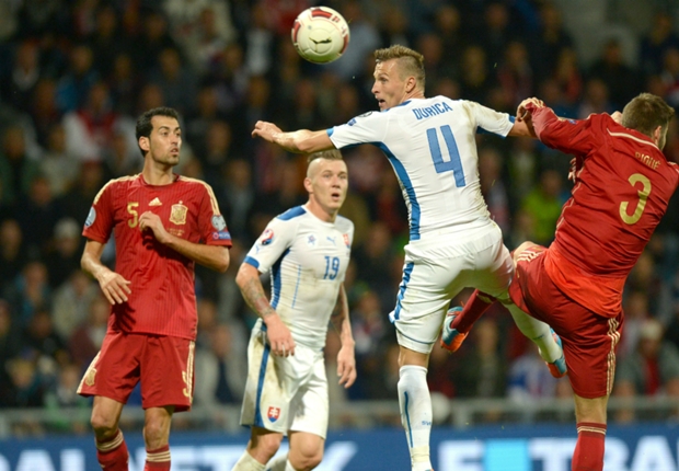 Slovakia 2-1 Spain: Stoch and Kucka give hosts a shock win