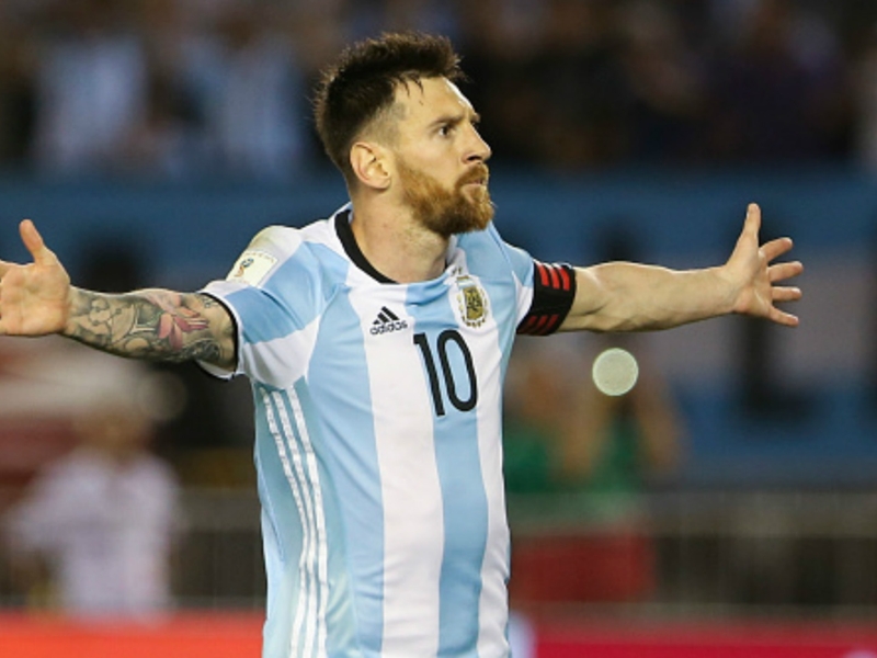 Argentine, Maradona comprend la suspension de Messi