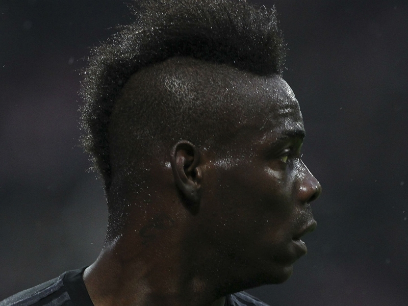 Lille 1 Nice 2: Balotelli brace keeps Ligue 1 title tilt on track