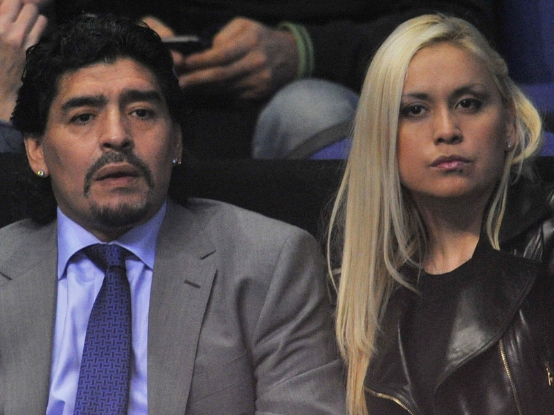 Maradona se paye Dani Alves et Sampaoli