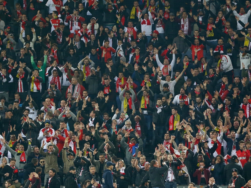 #bedforawayfans - Dortmund fans open their homes to Monaco supporters