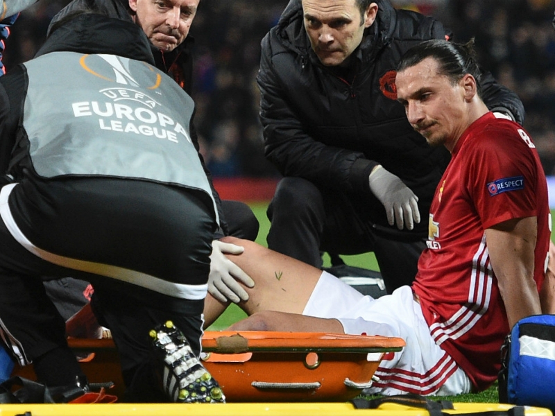 Zlatan Ibrahimovic undergoes surgey on injured knee