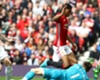 Schwalbe von Rashford: Fabianski außer sich
