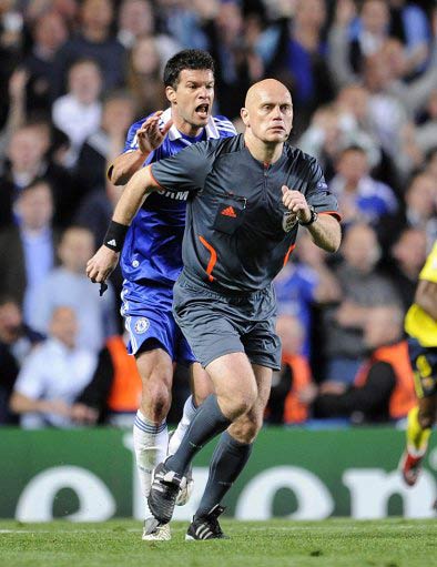 5 CL matches where the ref took centre stage