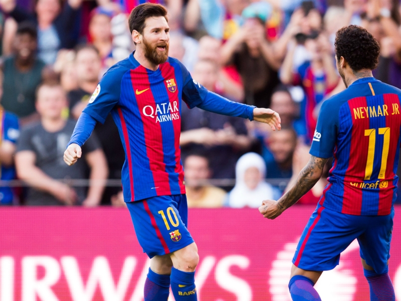 Neymar: Time for Barcelona to sort Messi's new contract
