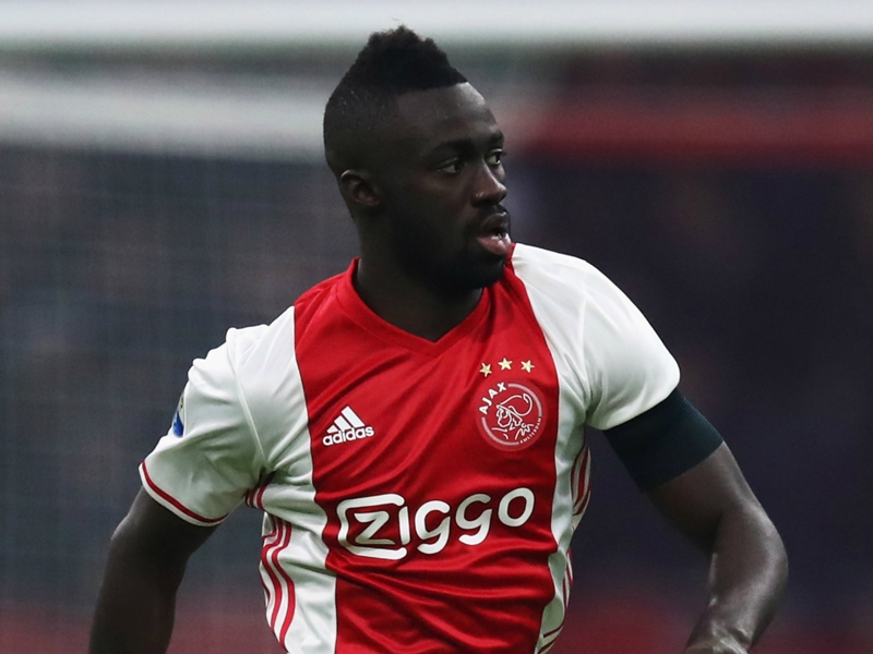 'Obviously I would like to play for Barcelona' - Ajax defender Sanchez opens transfer door
