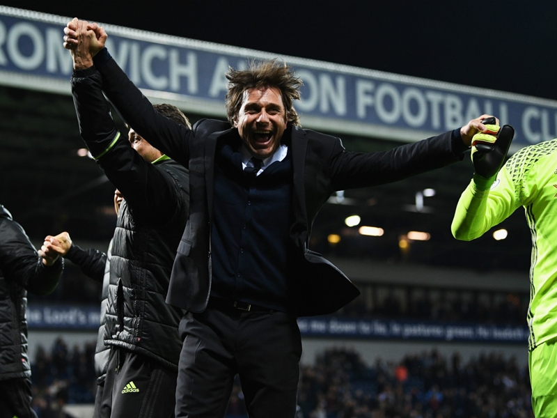 VIDEO: Conte gets a soaking after Chelsea title win