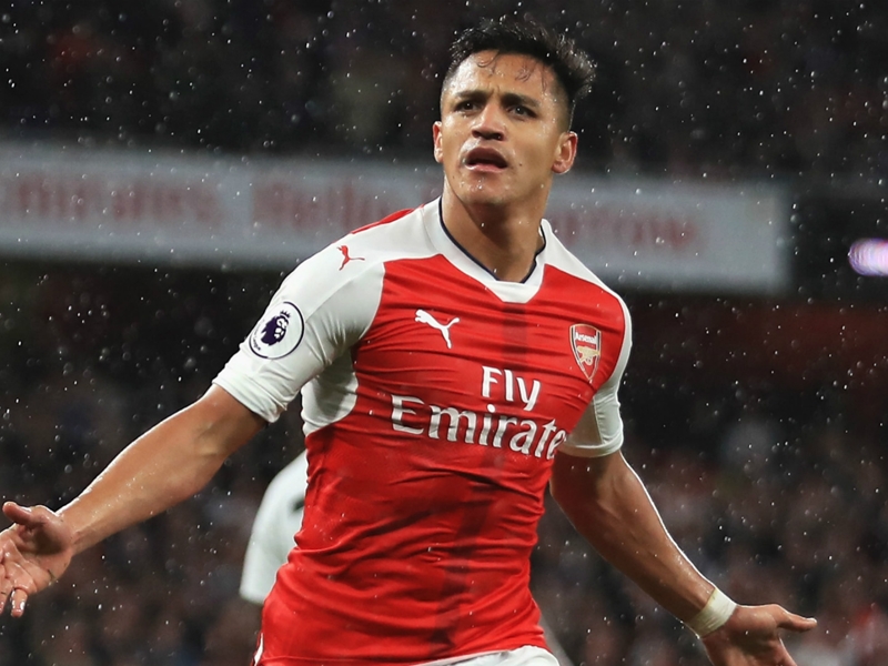 Alexis Sanchez meets PSG chief ahead of €50m move