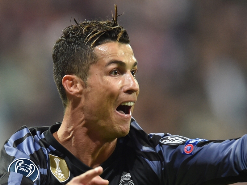'He's done it in Portugal, England and La Liga' - Giggs prefers Ronaldo over Messi