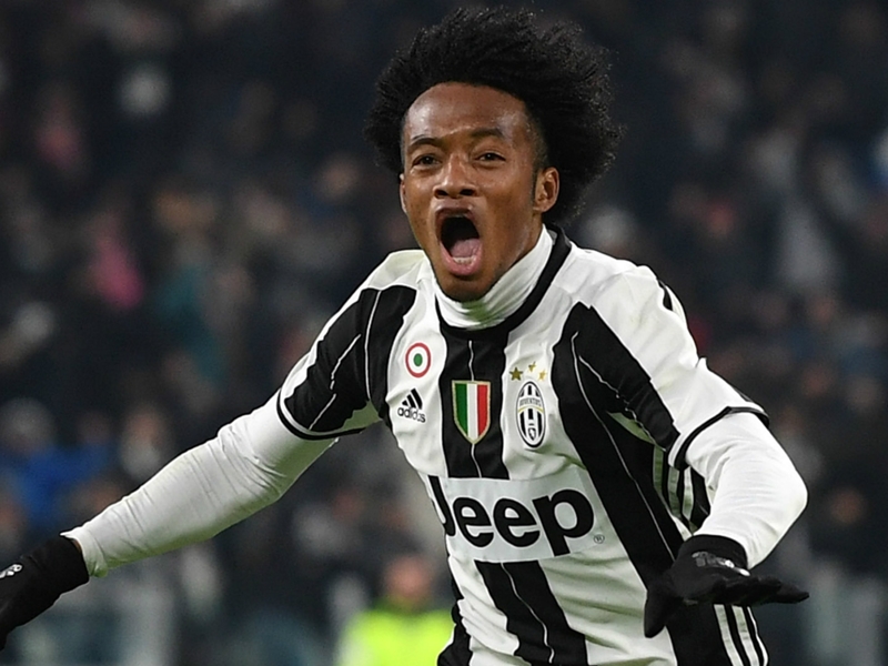 'An absolute joke' - Football fans split on Ramos-Cuadrado spat