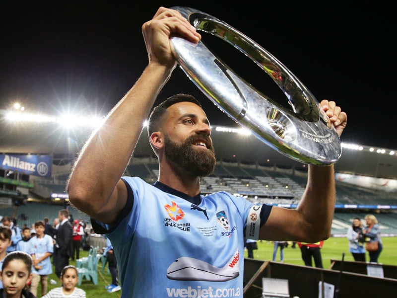 Captain Brosque re-signs with Sydney FC