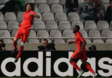 Cavani winner keeps PSG top