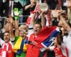 Mertesacker overweegt ermee te stoppen