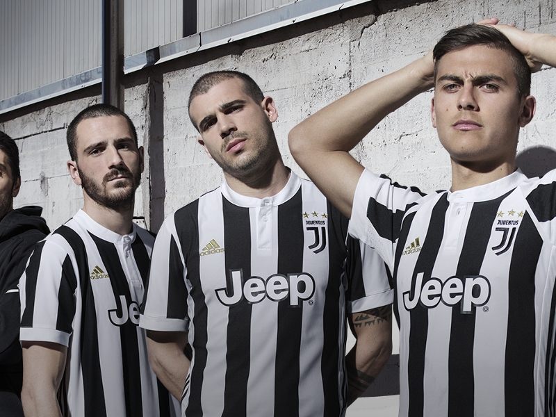 Juventus unveil new 2017-18 home kit featuring controversial crest