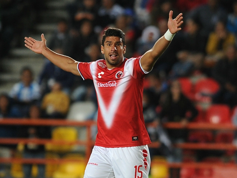 Rangers swoop for Mexico duo Pena and Herrera