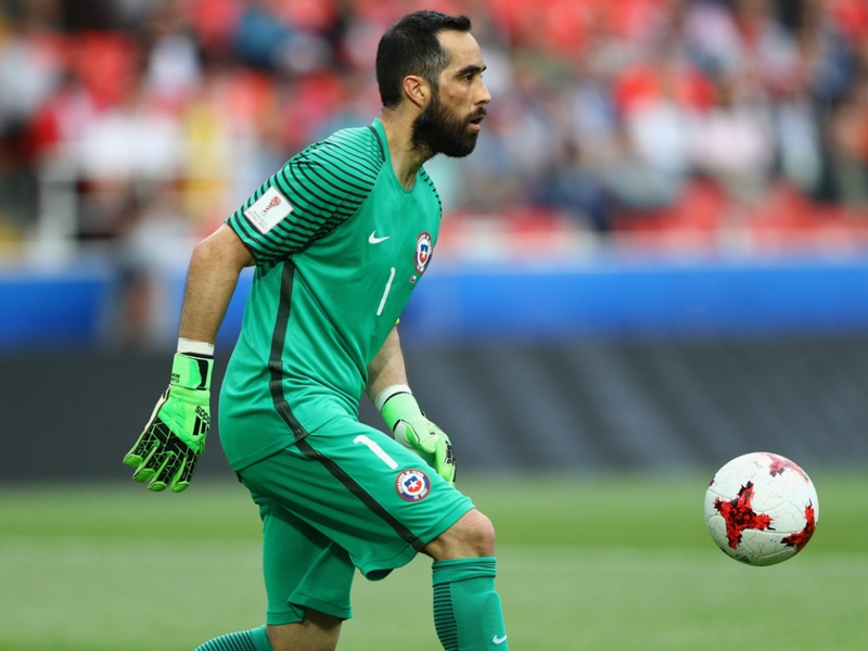 Pizzi hails 'model' Bravo as Chile go through in Russia