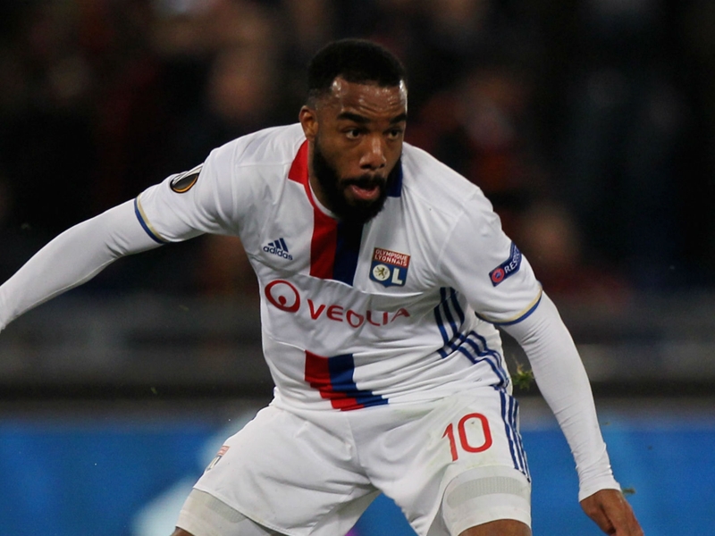 Blow for Arsenal as Lyon play hard ball over Lacazette
