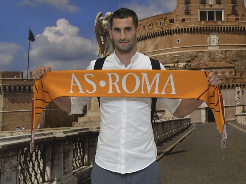 Gonalons arrives for Roma medical ahead of €5m move