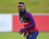 Defoe keen to learn from Howe as striker eyes management