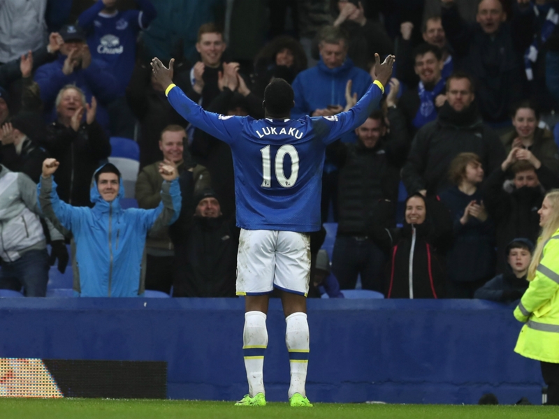 Manchester United-bound Lukaku farewells Everton