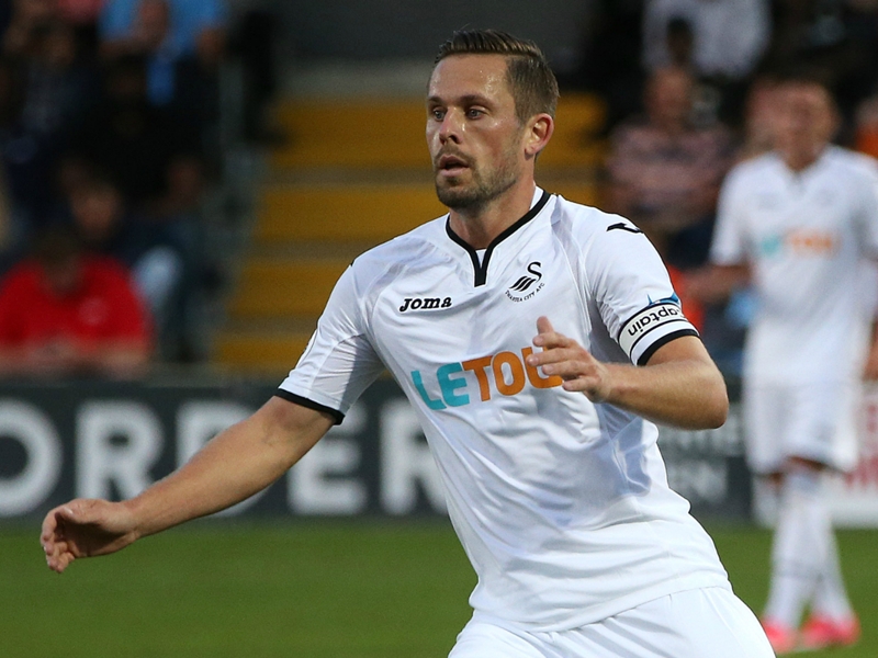 Clement demands quick end to Sigurdsson saga amid Everton bid rumours