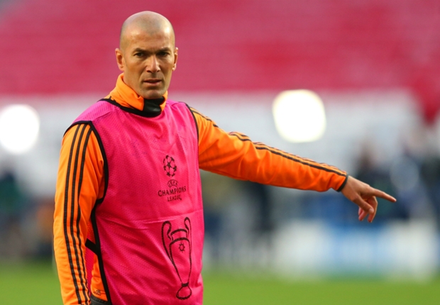 Zinedine Zidane Tertarik Latih Klub Inggris