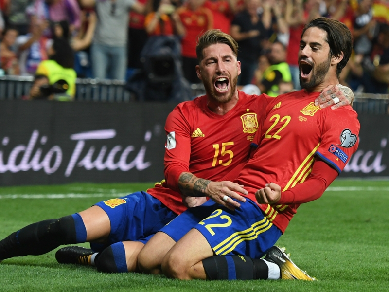 Spain 3 Italy 0: Incredible Isco puts 2010 winners on brink of World Cup place