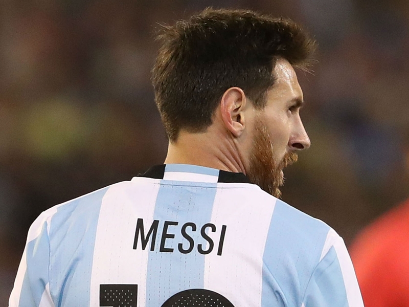 Messi rift reports rejected by Sampaoli