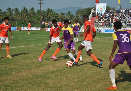 Sporting edge past United SC