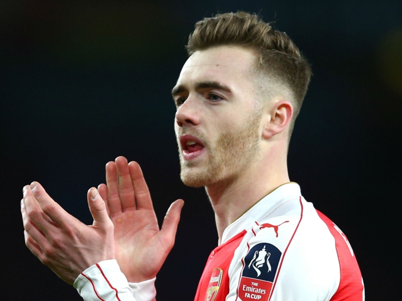 Arsenal defender Chambers signs contract extension