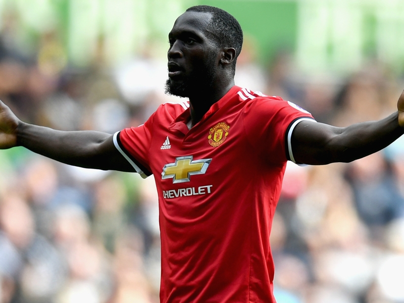 Ibrahimovic ready to share goalscoring load with Lukaku
