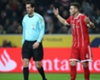 Niklas Sule complains to referee Manuel Grafe