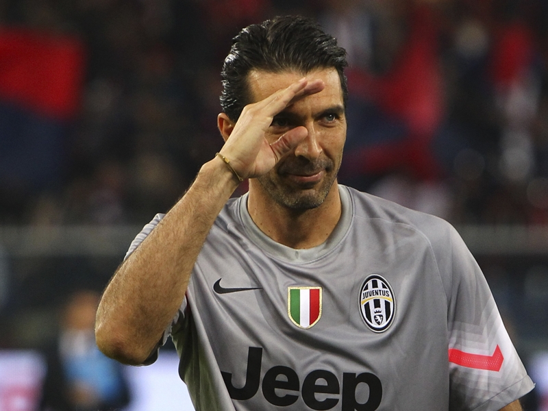 Buffon laughs off 'bizarre' Milan criticism
