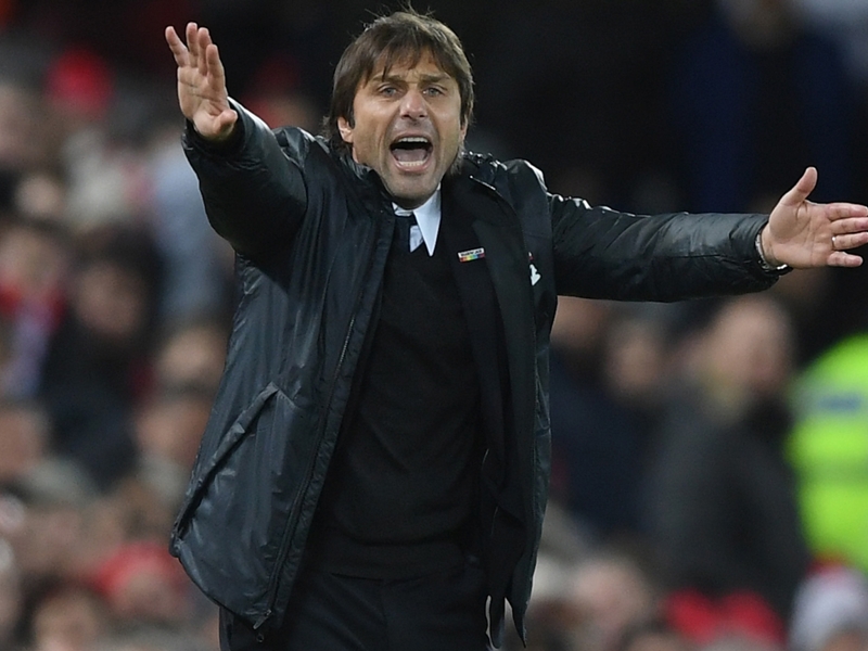Chelsea trying to catch United, not City - Conte