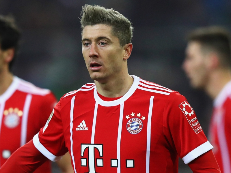 Muller urges Bayern to find backup for Lewandowski
