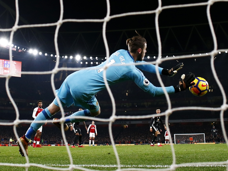 Mourinho says De Gea is world's best after Arsenal masterclass