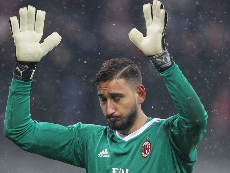 Donnarumma told to 'go away' by Milan fans after new contract dispute
