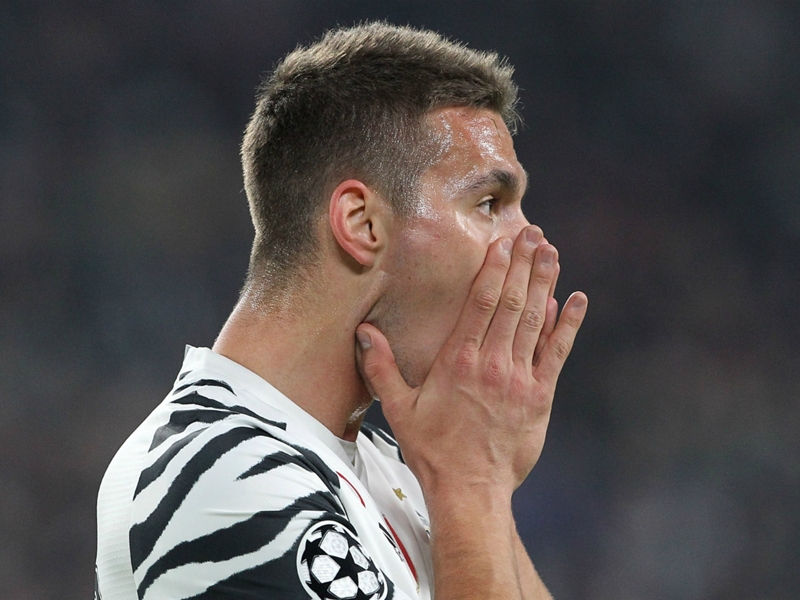 Schalke director confirms Pjaca loan move