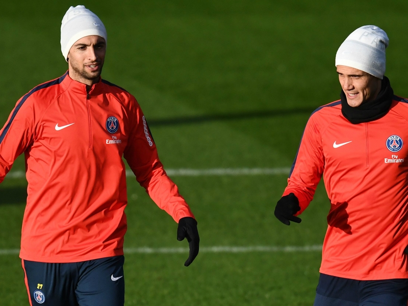 Emery calls for unity after axed pair Cavani and Pastore sit out PSG win