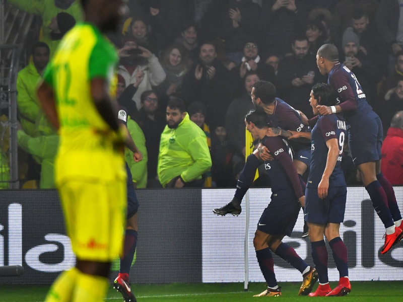 Le geste de l'arbitre, Cavani sort en cours de match...Les 3 choses à retenir de PSG-Nantes (0-1-)