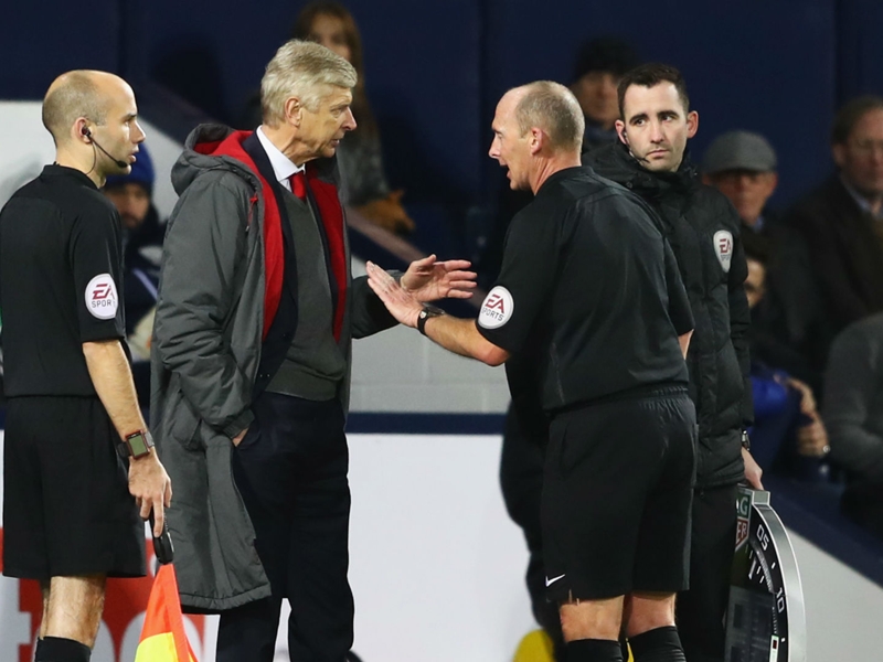Wenger 'very aggressive' towards referee Dean, says FA report