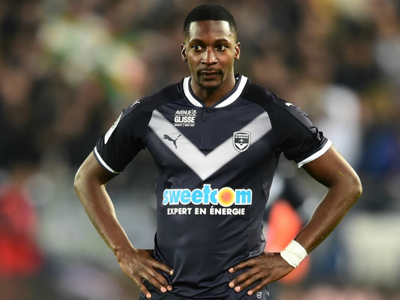 Bordeaux - Younousse Sankharé absent en raison de complications après ... des implants de barbe ?