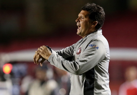 Claudinei avalia derrotas do Atlético-PR