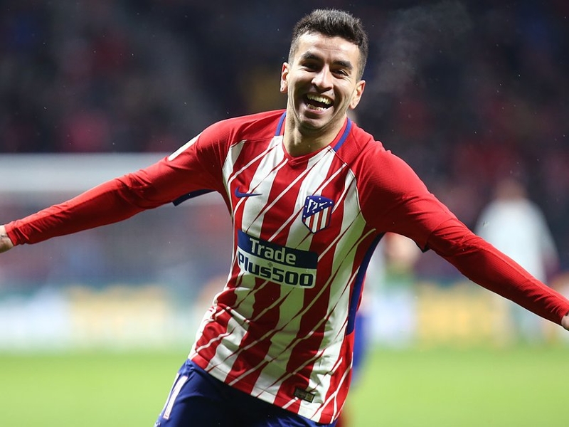Atletico Madrid 1 Valencia 0: Correa rocket closes gap on Barca to nine
