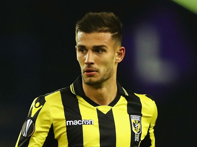 Chelsea loanee Miazga fined by Vitesse for grabbing opponent's groin
