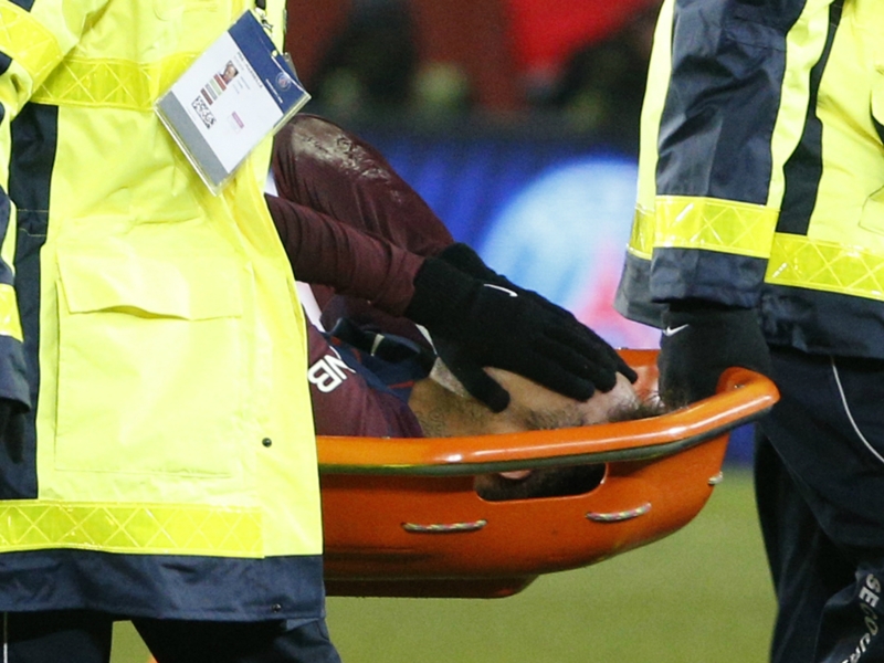 Paris Saint-Germain 3 Marseille 0: Neymar injured in easy Classique win